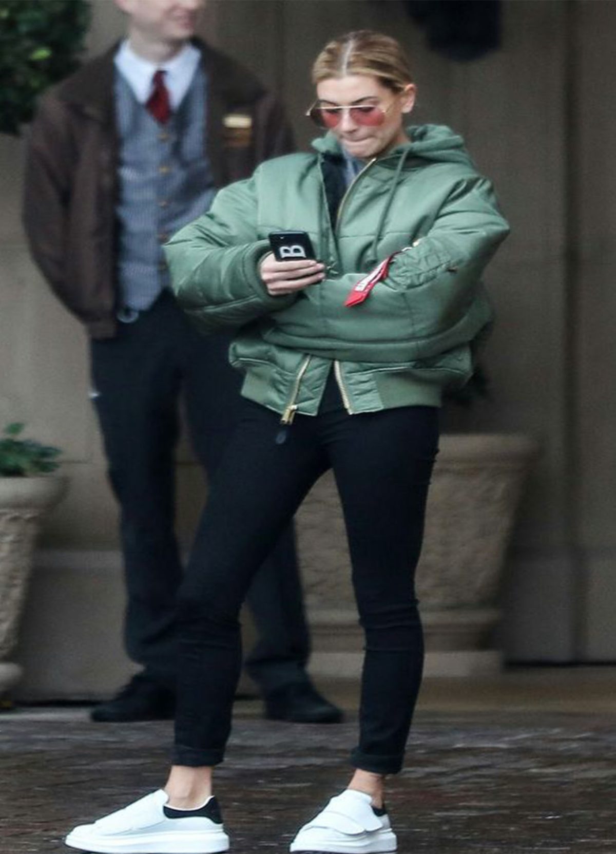 Hailey-Bieber-green-jacket-03-1200x1663 Hailey Bieber Green Jacket