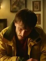 Baby Reindeer Richard Gadd Yellow Jacket - Image 2