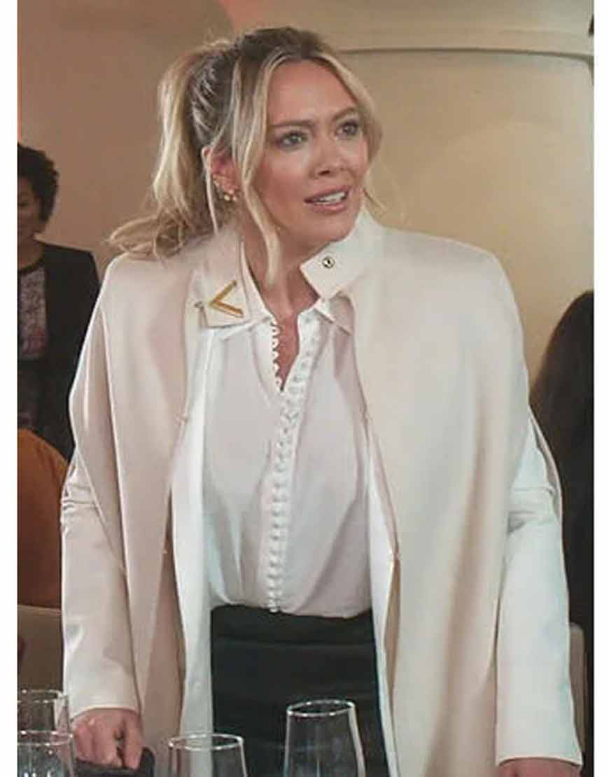 younger-s07-hillary-duff-white-cape-coat Younger S07 Hilary Duff Cape Coat - Image 1