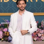 Bridgerton Premiere Jonathan Bailey White Suit