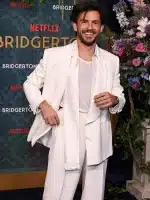Bridgerton Premiere Jonathan Bailey White Suit - Image 2