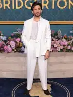 Bridgerton Premiere Jonathan Bailey White Suit - Image 5