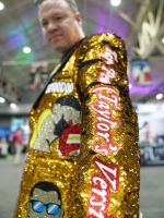 Super Bowl 2025 Taylor Swift Golden Sequined Jacket - Image 5