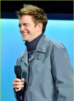 Mickey 17 2025 Robert Pattinson Grey Jacket - Image 6