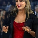 67th Annual Grammy Awards Taylor Swift Black Blazer
