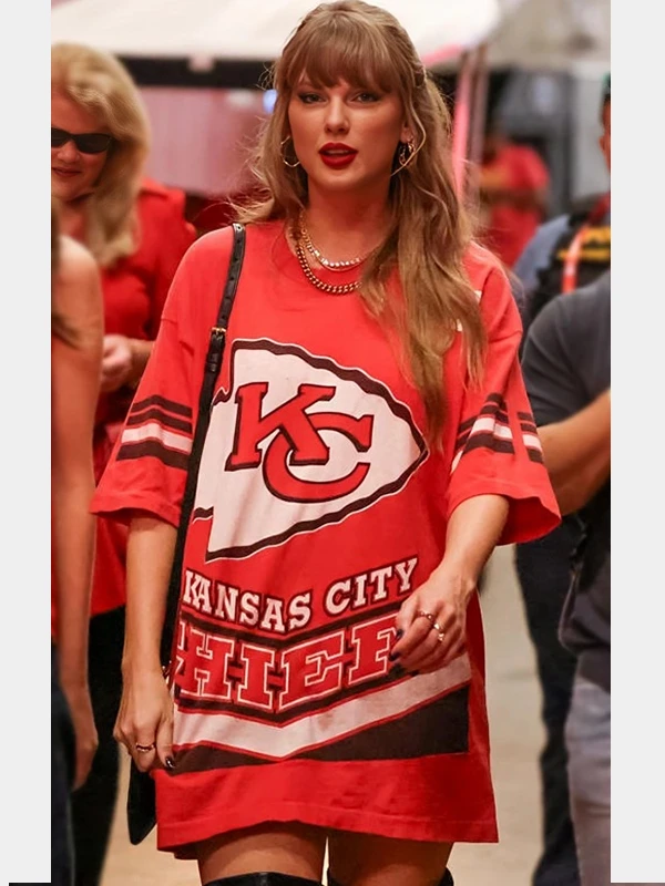 taylor-swift-chiefs-long-red-t-shirt-01 Taylor Swift Chiefs Long Red T-shirt