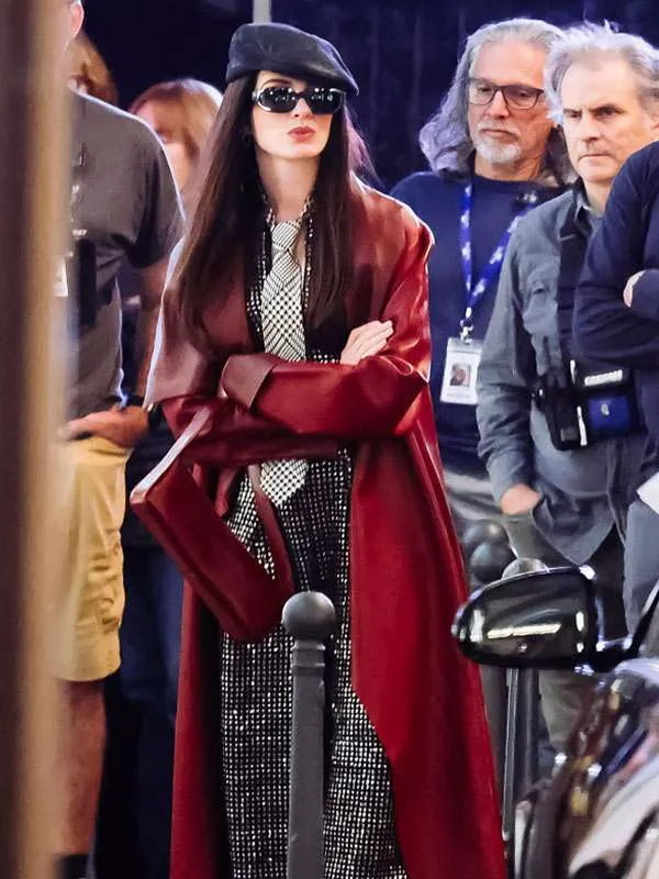 Anne Hathaway The Devil Wears Prada 2 Red Leather Coat 01 Anne Hathaway The Devil Wears Prada 2 Red Leather Coat